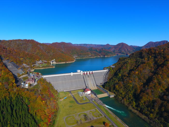 10月29日 玉川ダム管理所周辺の紅葉